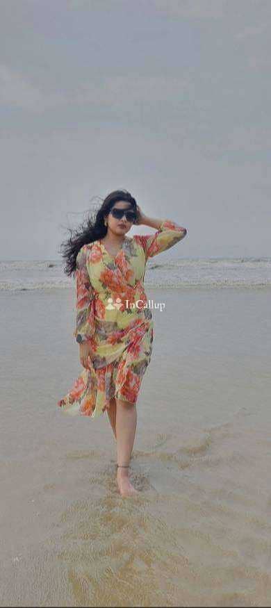 with black hair and black eyes available for hotel visits escort service in lucknow - Call Girls in Lucknow