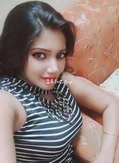 Call mefully safe and secure high class and VIP escort service affordable  hfeddc Real estate and ca - Call Girls in Madurai
