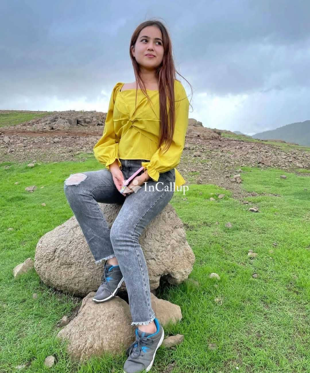 black tall weighing black discover simran patel aged twenty one a call girls available for both incall and outcall - Call Girls in Mandi