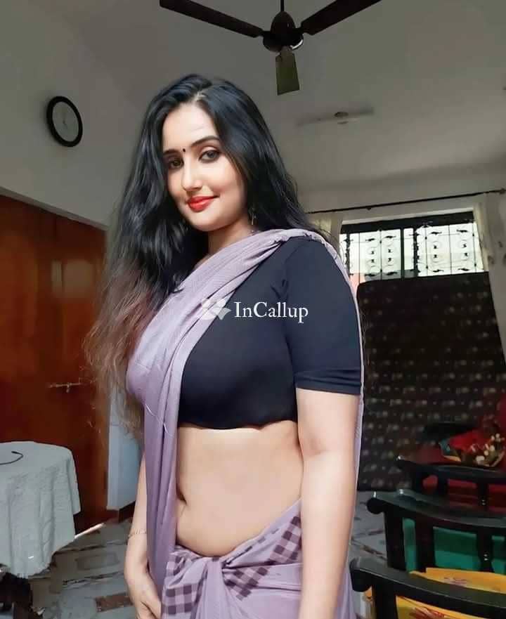 youthful black hair and black eyes available nearby mathura known for being attractive - Call Girls in Mathura