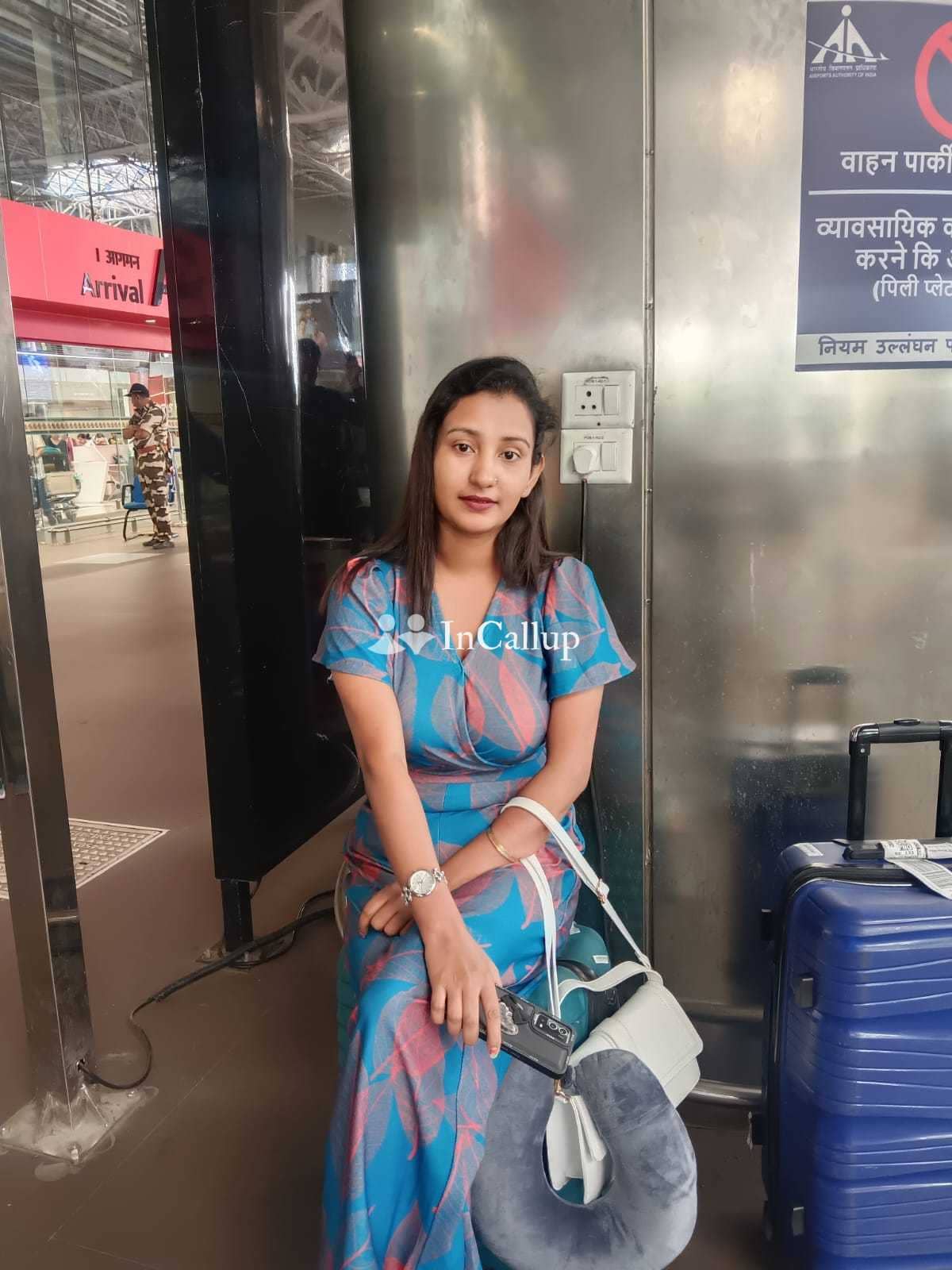 model look with black eyes and black hair close to mathura available now trusted reliable service - Call Girls in Mathura