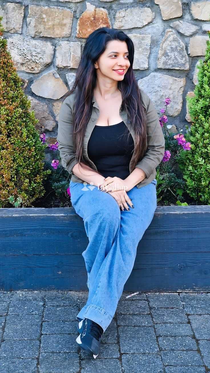 flirty stylish auburn hair and brown eyes sweet doggy style 69 position blowjob handjob girl meeting in medinipur - Call Girls in Medinipur