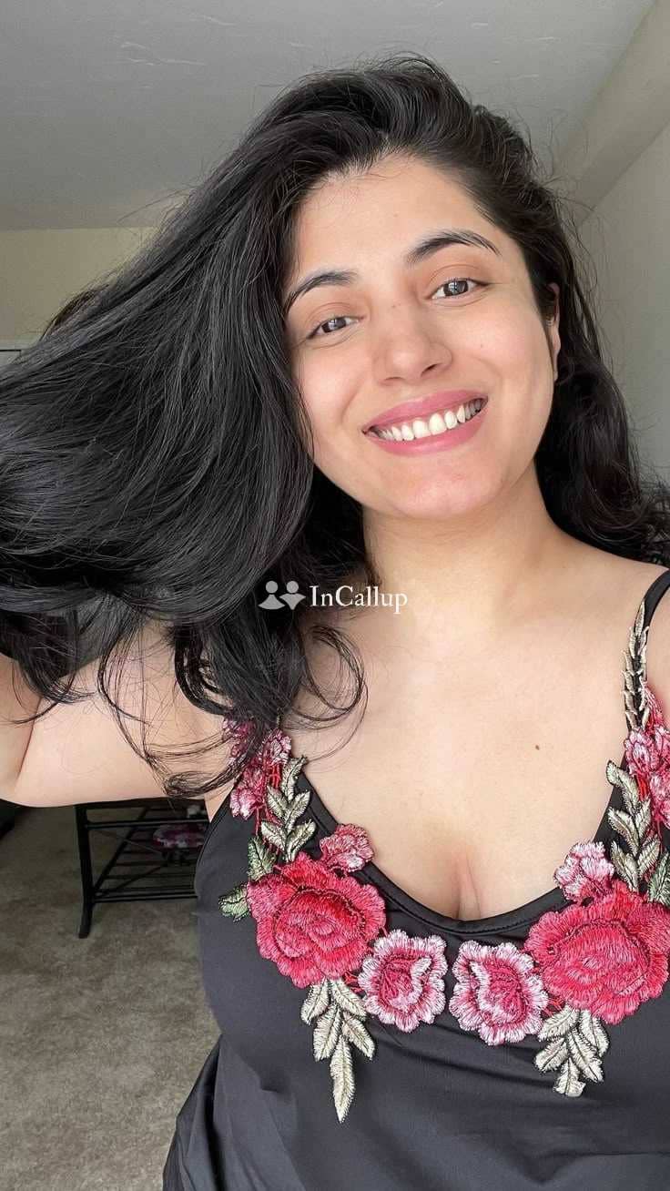 gorgeous madhu twenty two year old call girls waiting for you known for being cheerful - Call Girls in Meerut