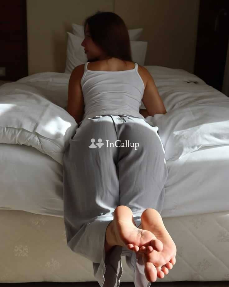 dreamy black eyes and black hair magnetic known for being passionate available for short notice available - Call Girls in Meerut