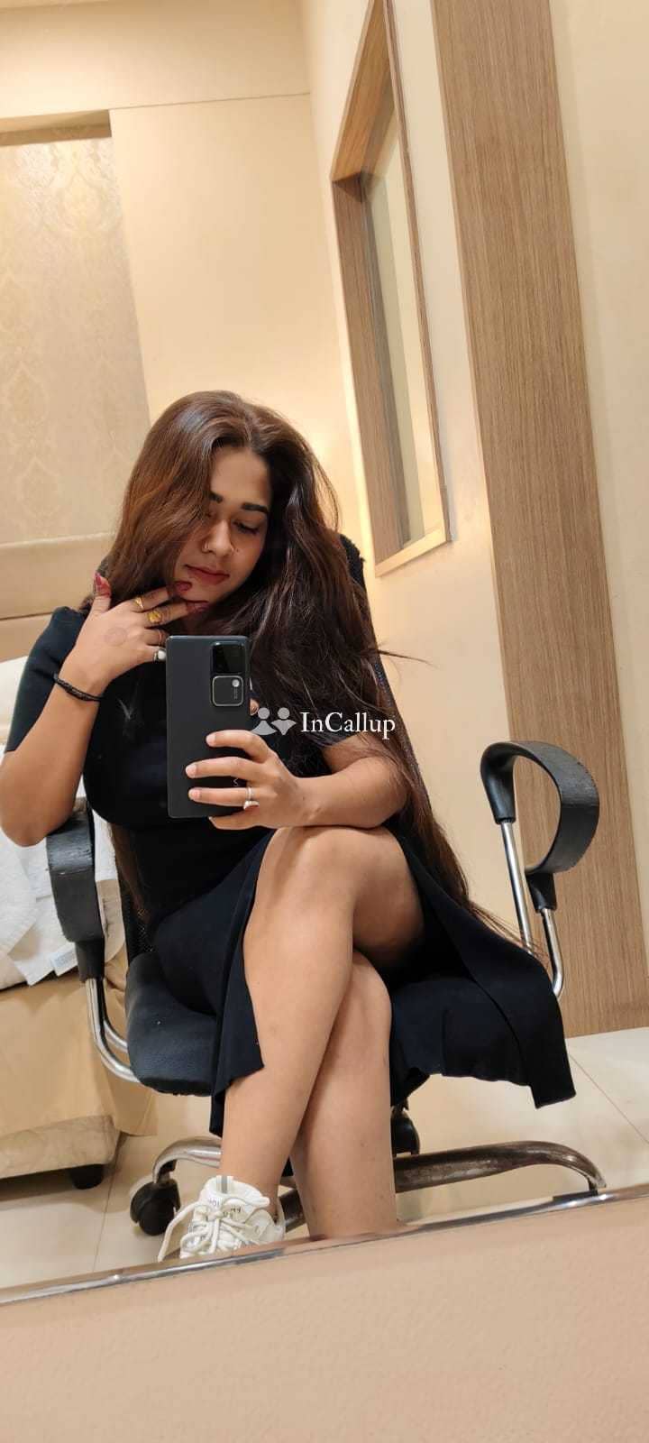 glamorous black hair and black eyes sexy videocall escort available for advance booking - Call Girls in Meerut