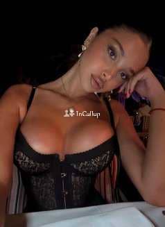 experienced in oral girlfriend experience porn actresses erotic massage french kiss threesome - Call Girls in Mehsana
