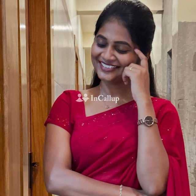 sexy auburn body and brown hair gorgeous available now trusted reliable service - Call Girls in Motihari