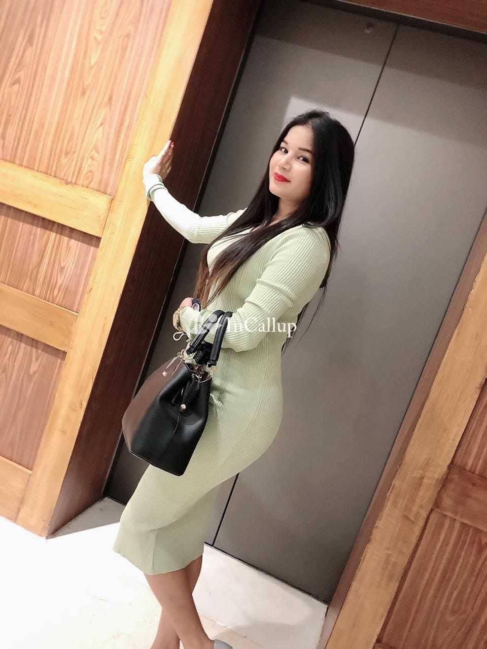 Low price 100% genuine sexy VIP call girls are provided safe and secure service .call 📞,,24 hours 🕰️-- ✅100% genuine younyvju - Call Girls in Mumbai