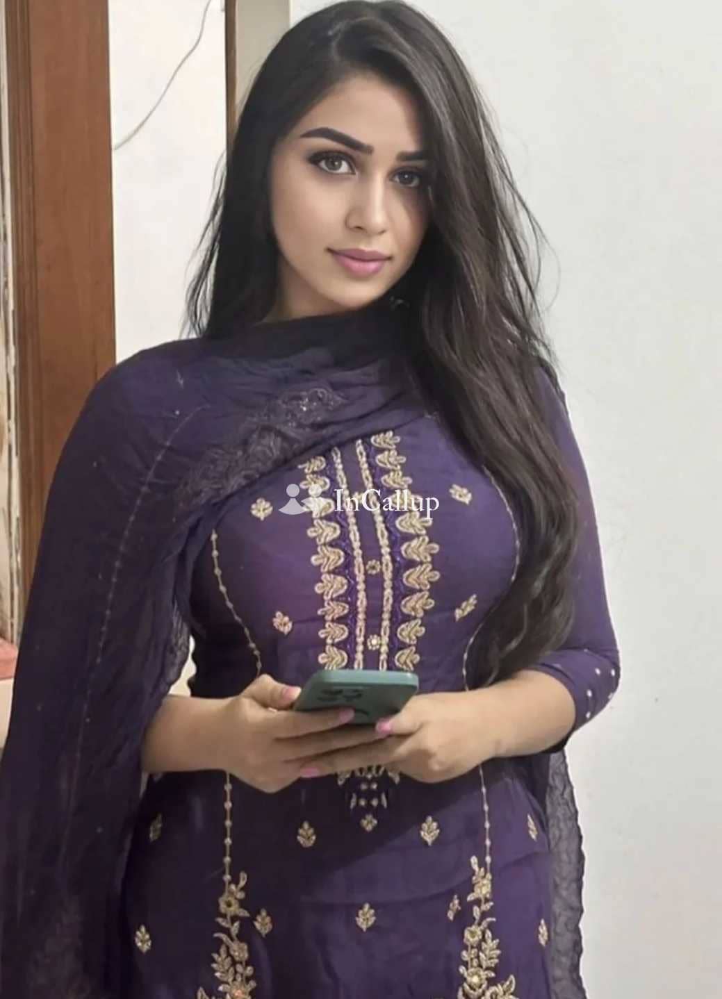 available for both incall and outcall known for being cheerful your city mumbai feminine black hair and black eyes - Call Girls in Mumbai