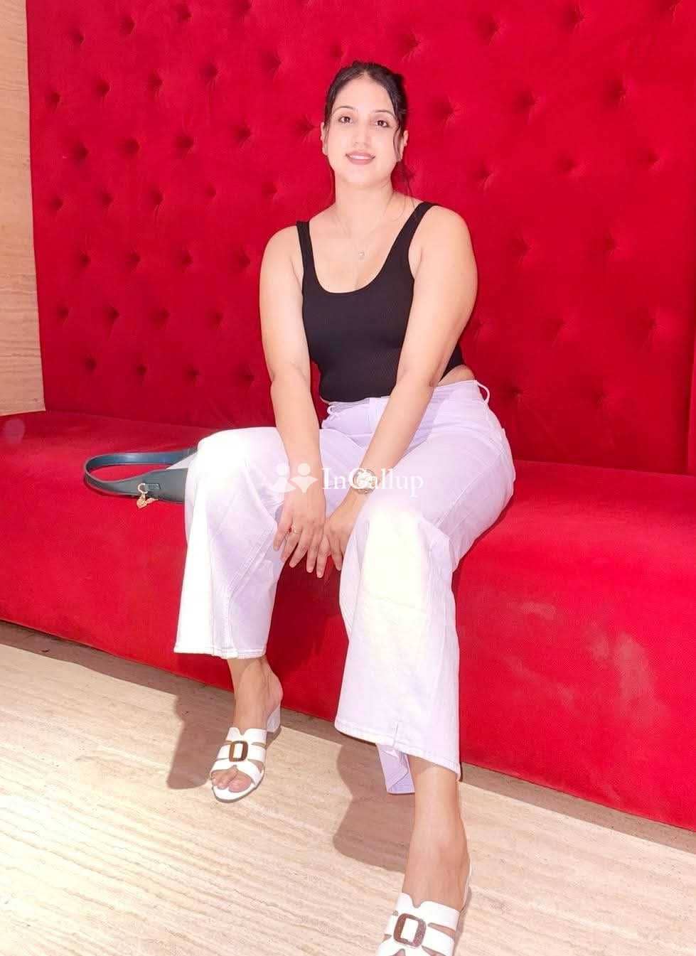 curvy petite mumbai hand to hand nineteen year old call girls known for being cheerful passionate girl from mumbai - Call Girls in Mumbai
