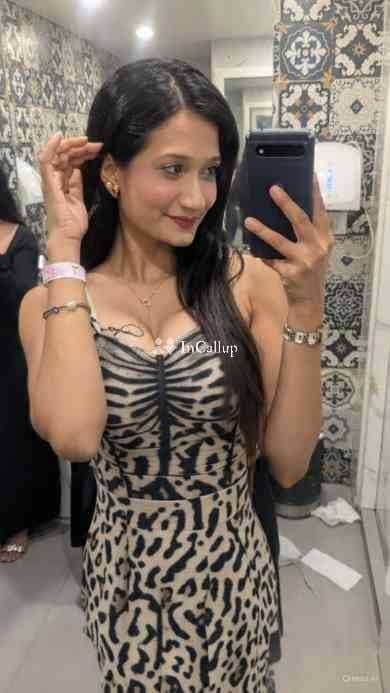 Nadia Call girl escort tv - Call Girls in Nadiad