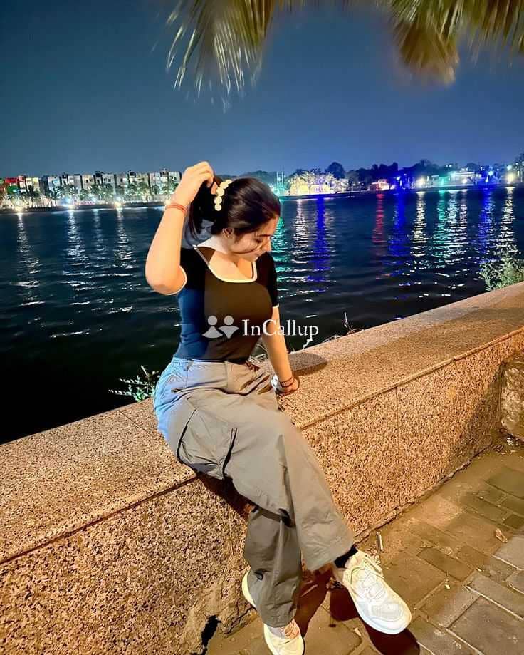 voluptuous with black hair and brown eyes erotic available for private dates known for being friendly - Call Girls in Nagpur