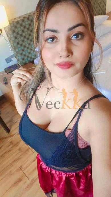 known for being unique classy simran nineteen year old call girls woman with curvy figure and black eyes - Call Girls in Nalgonda