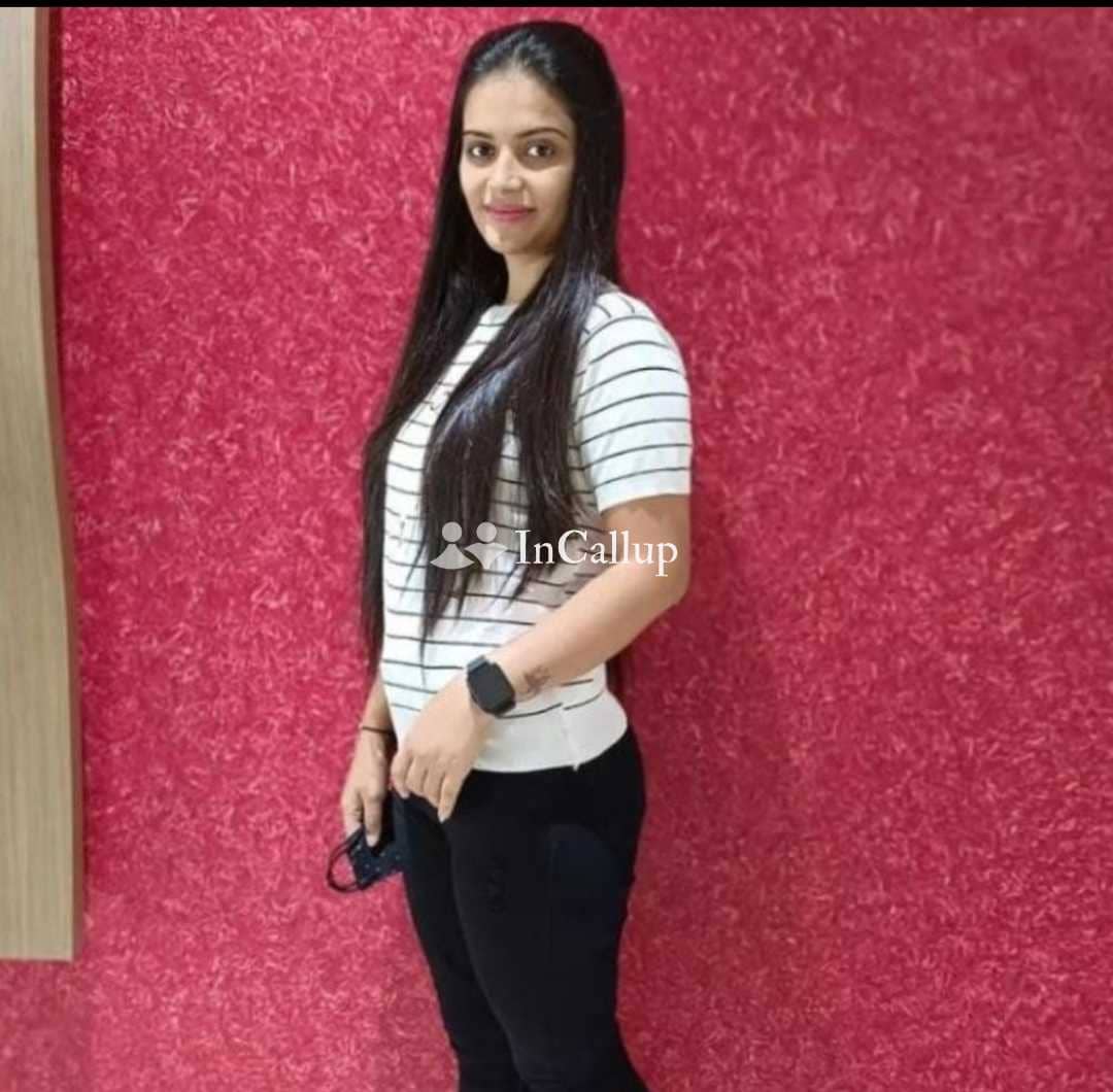 mature red hair and black eyes i am zoya khan a twenty year old call girls available for short notice available - Call Girls in Navi Mumbai