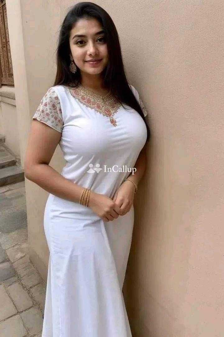 Call Girls In Akshardham Delhi 99903-31668 @-24x7Hrs Escorts Service - Call Girls in New Delhi