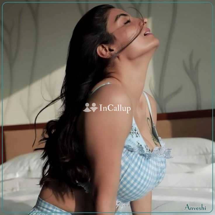 sweet only cash payment twenty one years old call girls for your pleasure steamy known for being sexy - Call Girls in Nizamabad