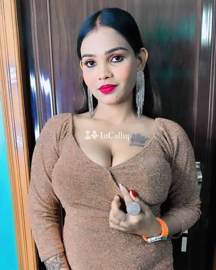sensual anisha ji fifty one year old call girls stunning black hair and black body known for being professional - Call Girls in Noida