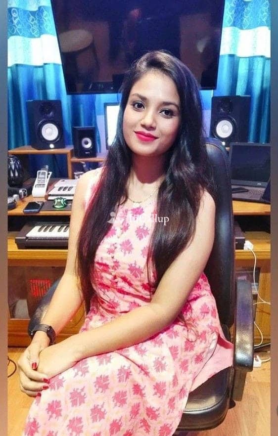 with black hair and black eyes pleasurable known for being affectionate escort available in paradip - Call Girls in Paradip