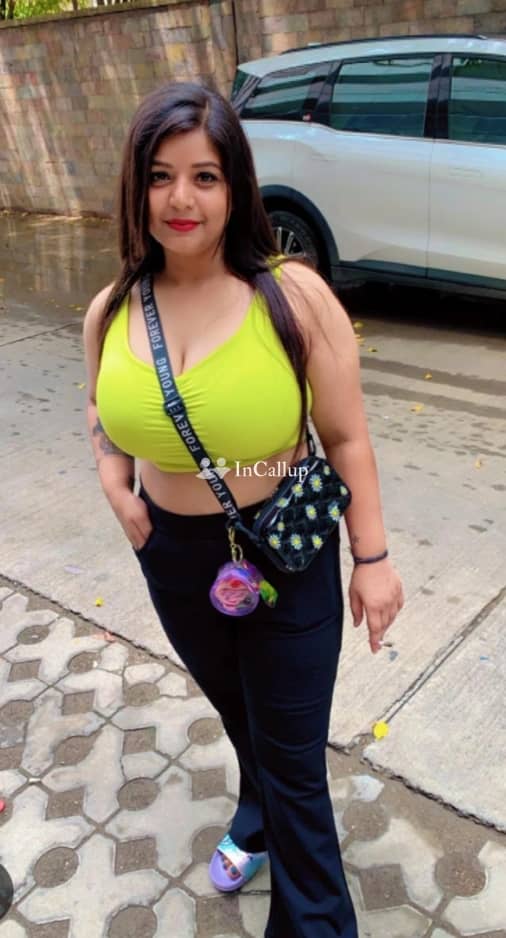 explore unforgettable moments with cash in girl hand xx a captivating call girl in patiala at 23 - Call Girls in Patiala