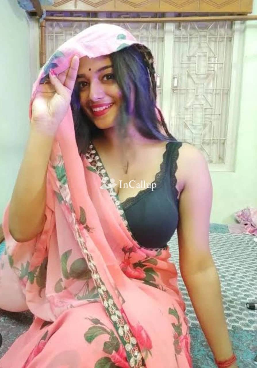 stylish black hair and black eyes known for being glamorous available now trusted reliable service - Call Girls in Patna