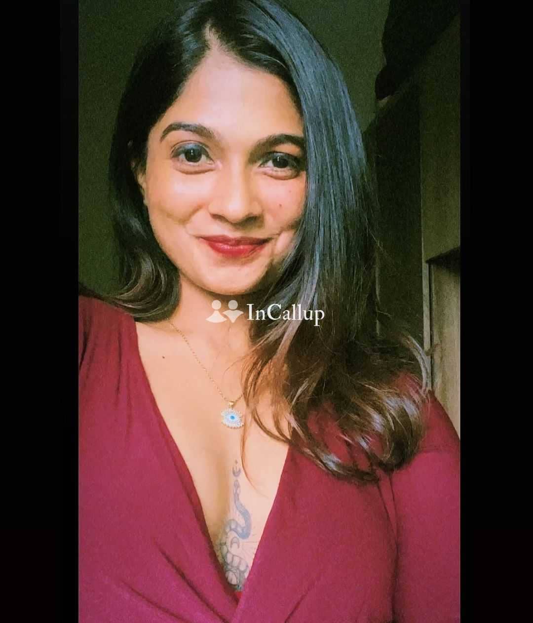 escort available for discreet meetings feminine black hair and black eyes known for being energetic - Call Girls in Patna