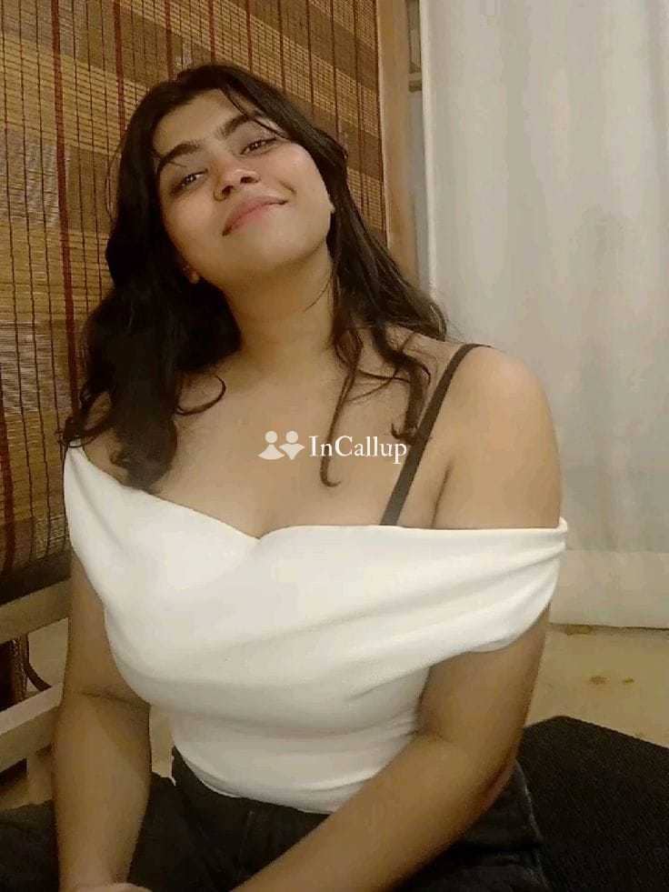 prayagraj escort service glamorous rani kumari twenty three years old call girls with slim body and auburn hair - Call Girls in Prayagraj