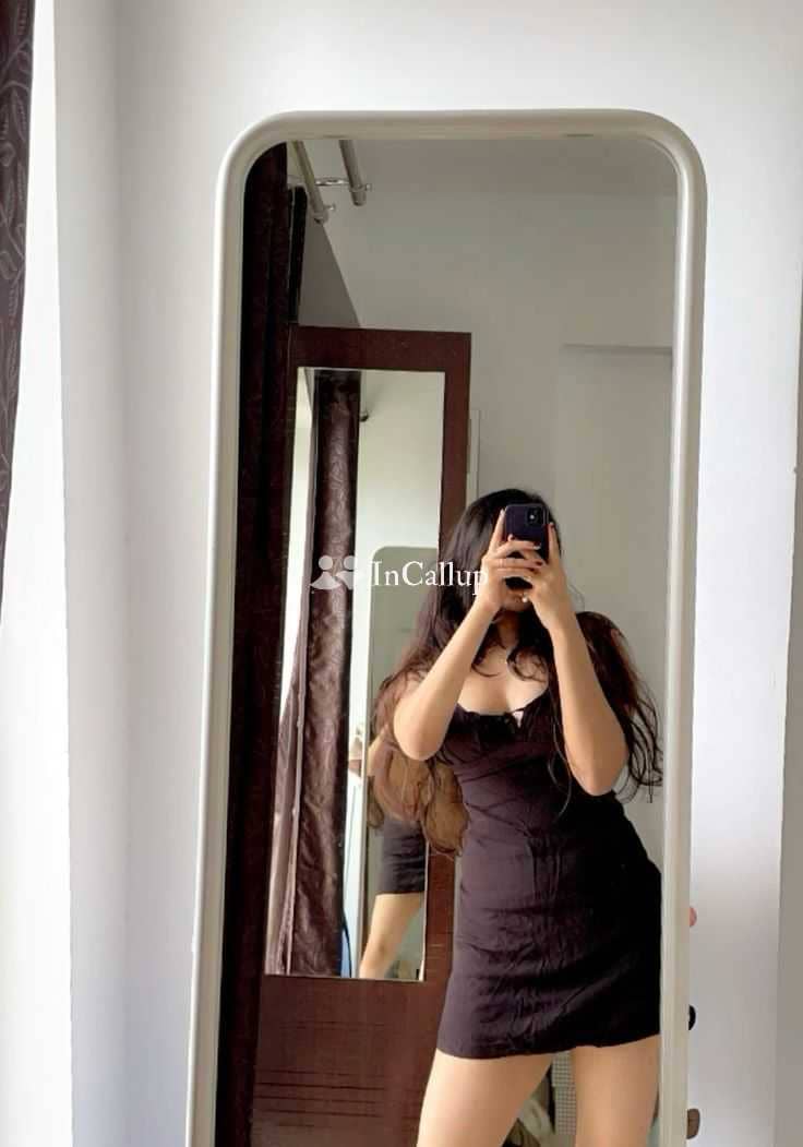 escort service in prayagraj mature black hair and black eyes known for being romantic - Call Girls in Prayagraj
