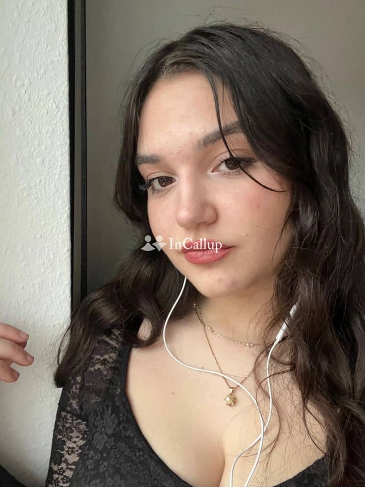 experience unforgettable moments with nisha kumari your stunning 22yearold call girl in prayagraj - Call Girls in Prayagraj