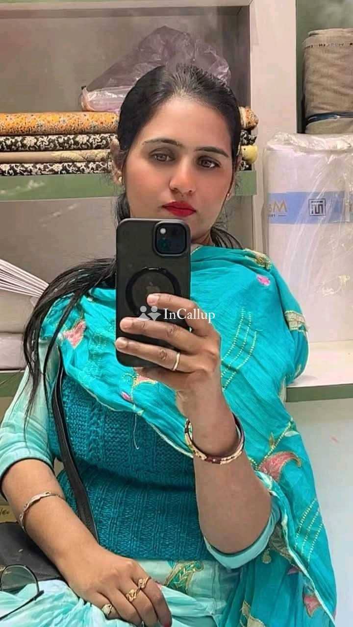 beautiful curves and black eyes known for being sophisticated desirable close to prayagraj available for incall - Call Girls in Prayagraj