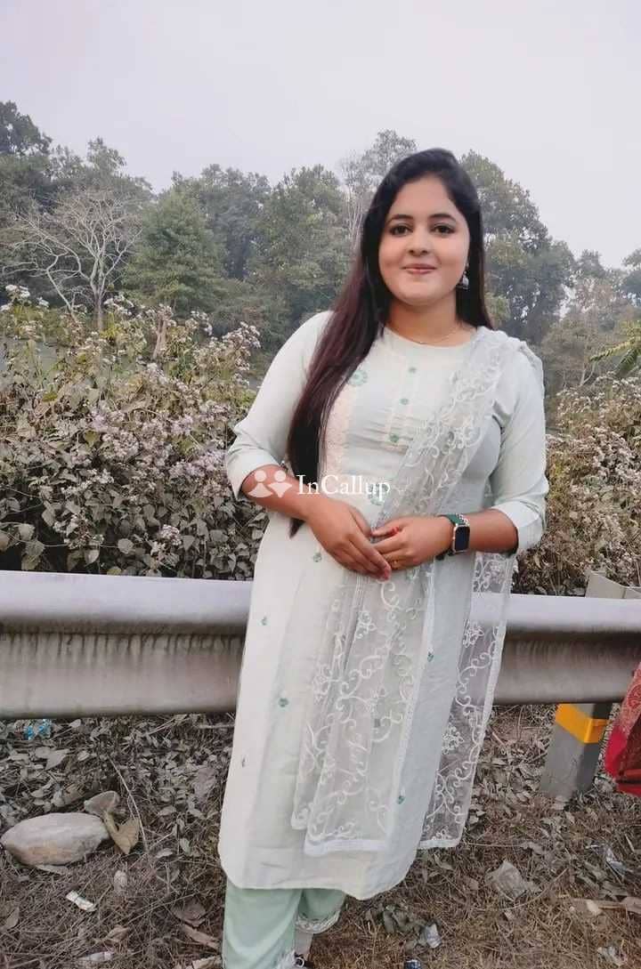 feminine black hair and brown eyes available for advance booking ready in puducherry - Call Girls in Puducherry