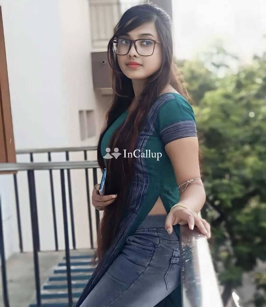 elite oral anal bdsm girlfriend experience erotic massage french kiss girl smooth black eyes and black hair premium - Call Girls in Puducherry