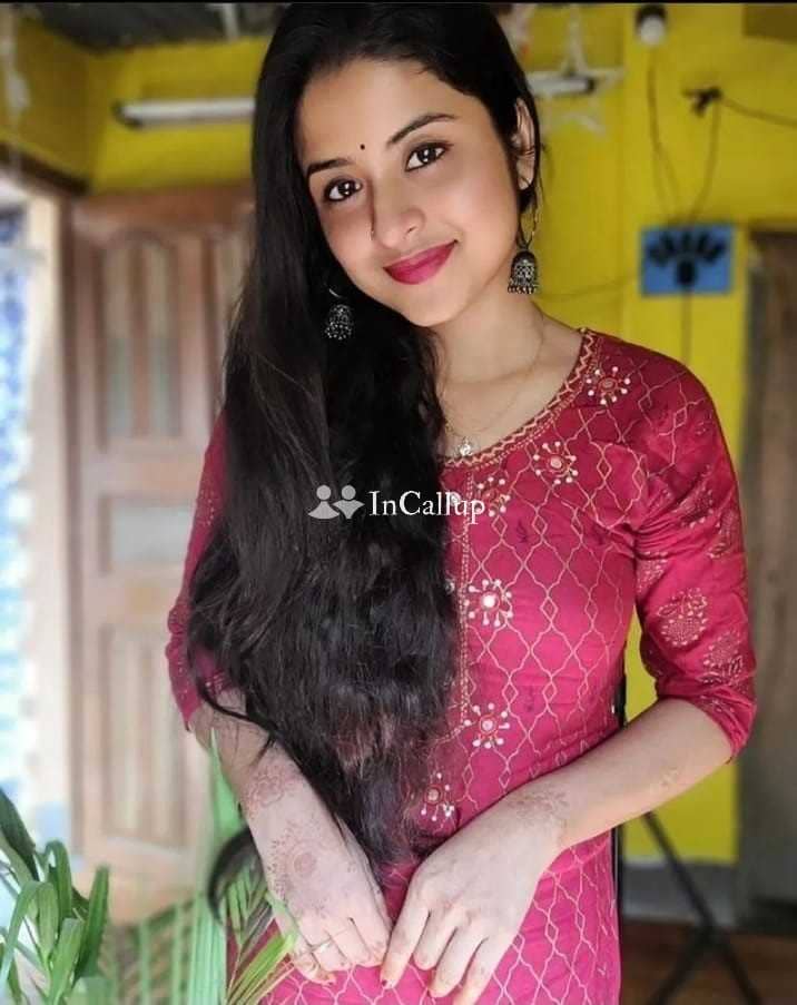 petite with black eyes and black hair available for short notice available girl staying in pune - Call Girls in Pune