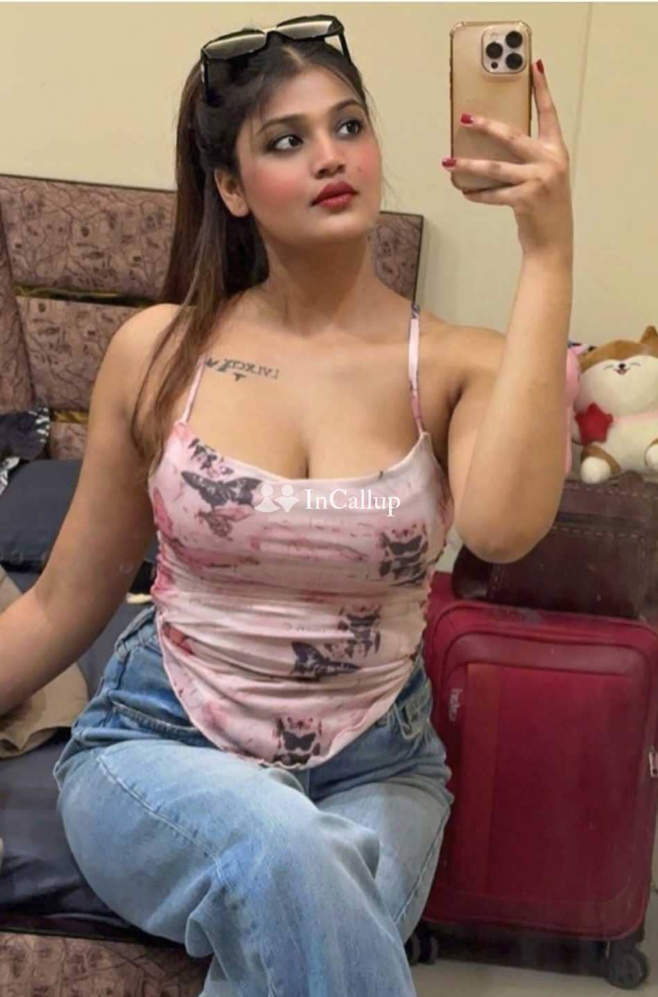 delicate black hair and brown eyes discover ragini beautiful twenty three year old call girls - Call Girls in Pune