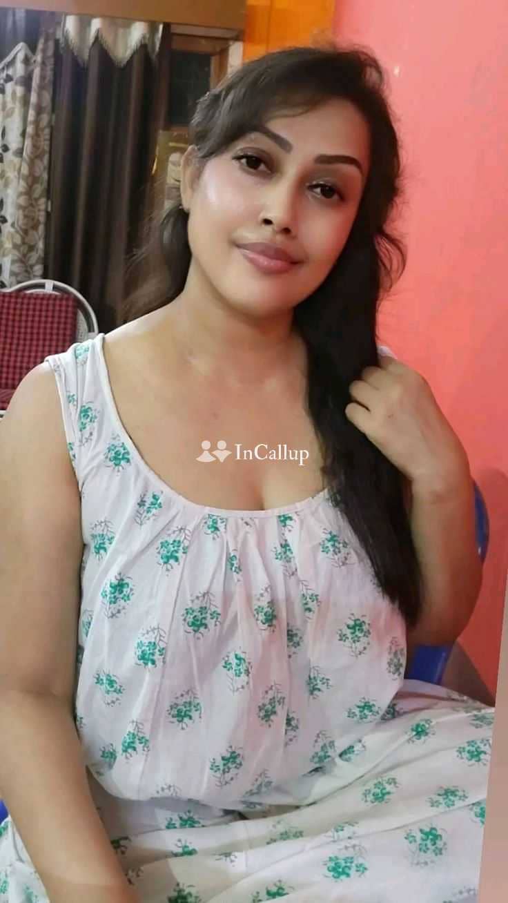 sparkling red eyes and blue hair available for available 24x7 hot girl in purba bardhaman - Call Girls in Purba Bardhaman