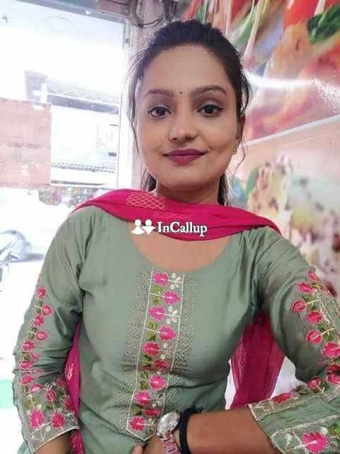 petite with brown eyes and brown hair hot companion in purulia available for discreet meetings - Call Girls in Purulia