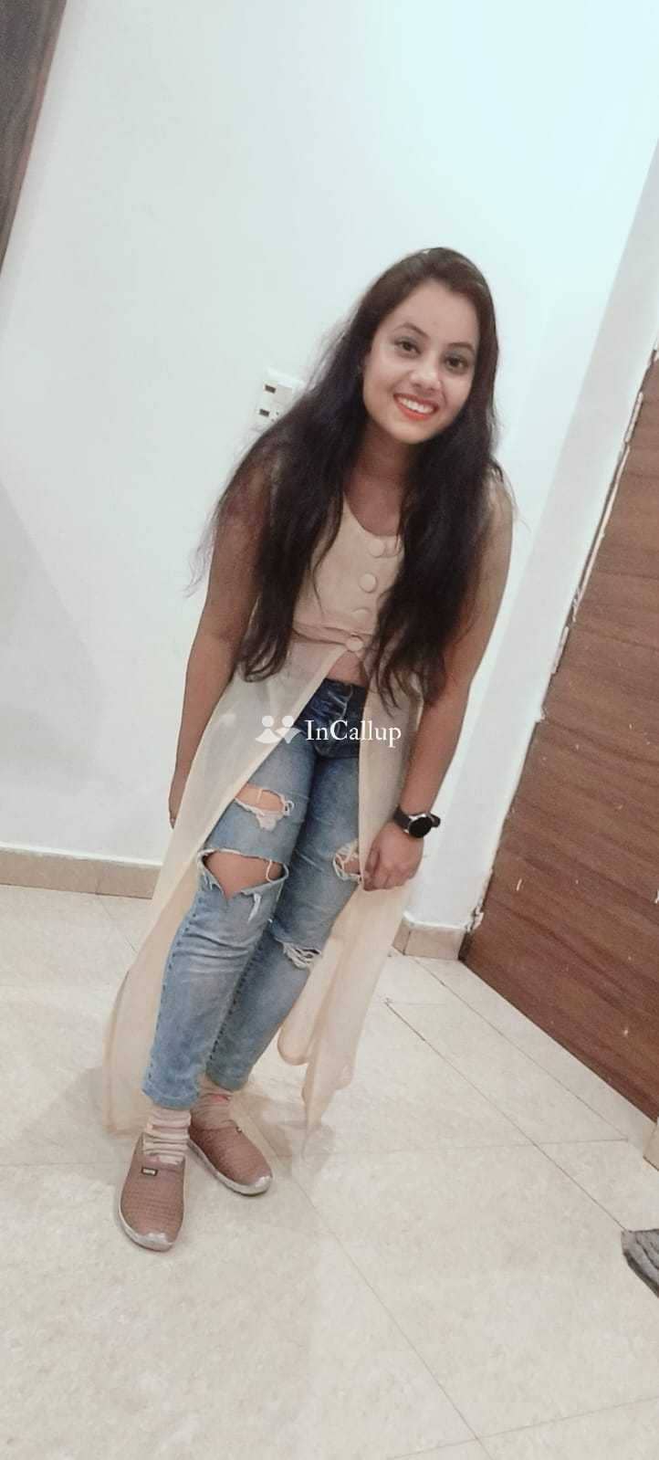 beautiful curves and blonde eyes let me introduce komal twenty one year old call girls known for being fun loving - Call Girls in Purulia