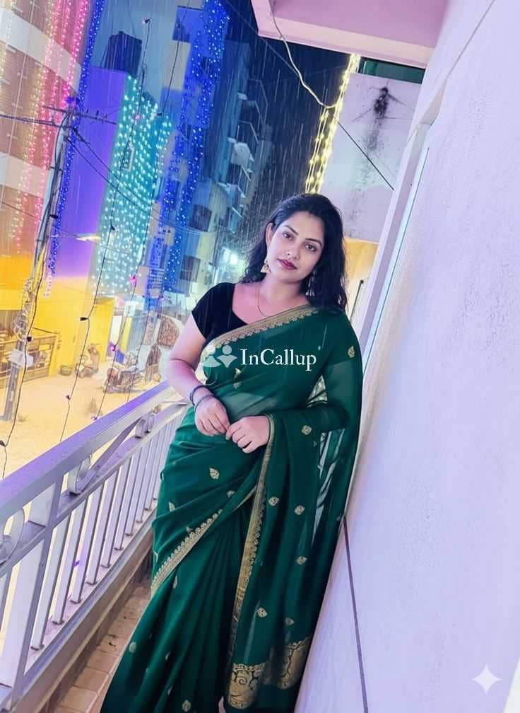 petite with colored eyes and brown hair horny khushi twenty one years old call girls girl premium - Call Girls in Raebareli