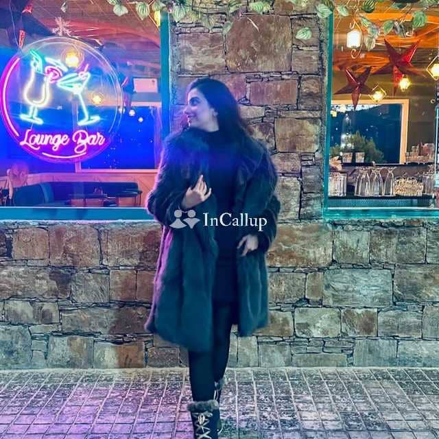 seductive auburn hair and brown eyes available for girlfriend experience available now trusted reliable service - Call Girls in Raigarh