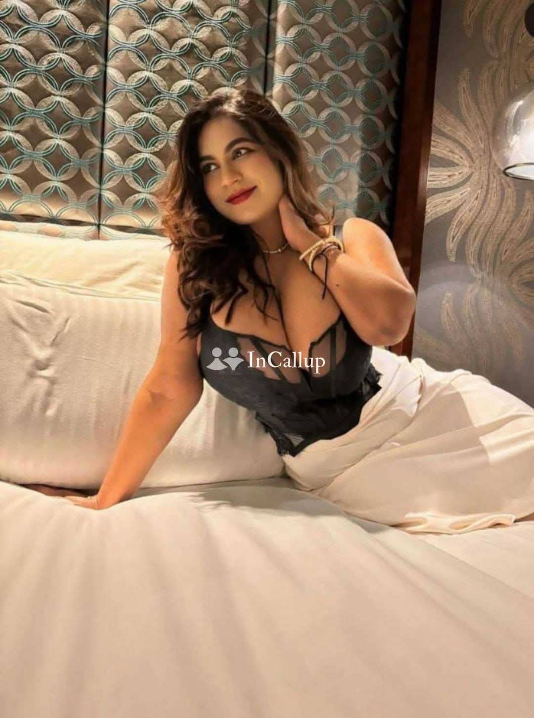 Only for cash cash 100% ☺️genuine VIP 🌿  cash on delivery 🚚 home and hotel service 🌻full enjoymen se pass karva chauth ka card bhejo - Call Girls in Rajkot