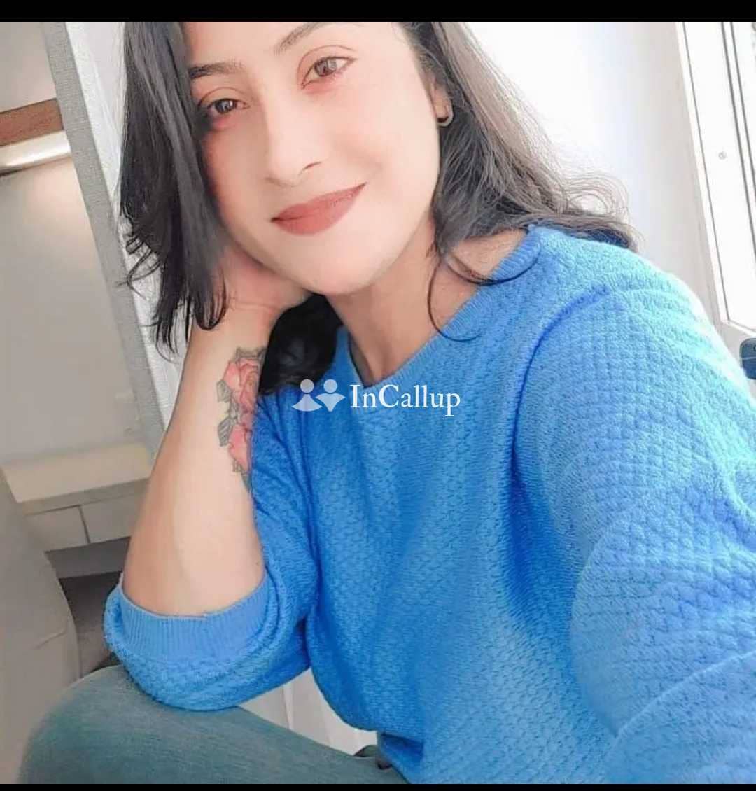 with slim body and black hair known for being glamorous hot girl in rajkot available for available 24x7 - Call Girls in Rajkot