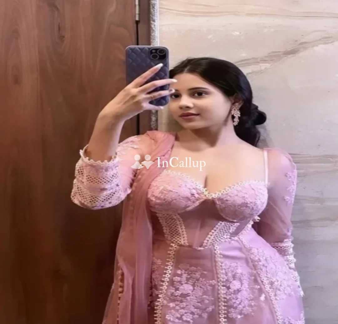 Only for cash cash 100% ☺️genuine VIP and 🌿home service and 🌿hotel service 🌻full enjoyment service beautiful 🌿girls available 24 ho - Call Girls in Rajkot