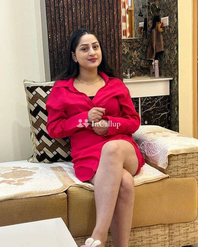 perfect black hair and black eyes available for business trip service ranchi escort service pleasurable - Call Girls in Ranchi