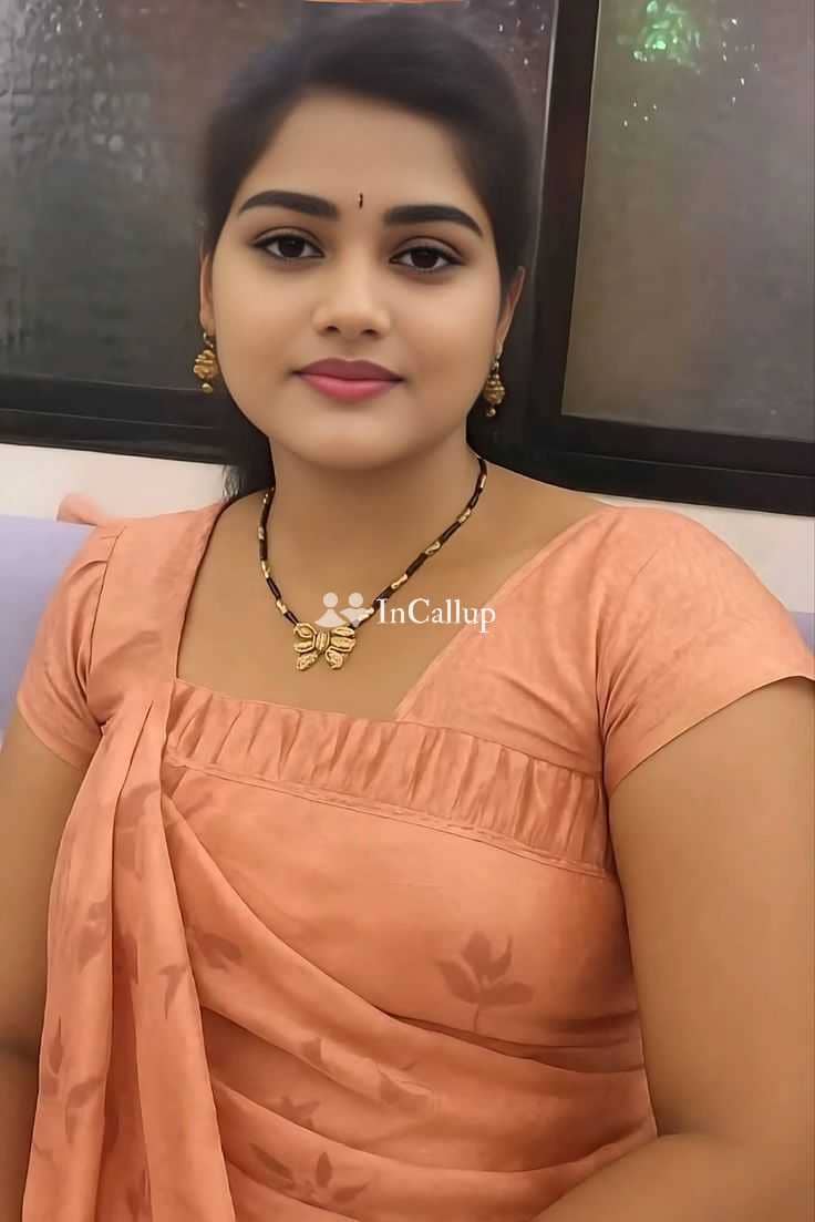 vibrant black hair and black eyes available for private dates available now trusted reliable service - Call Girls in Rourkela