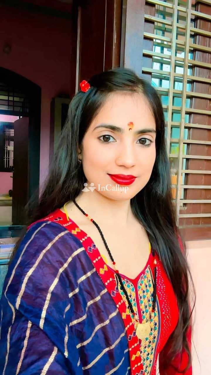 known for being cute alluring auburn hair and brown eyes available for both incall and outcall - Call Girls in Sagar