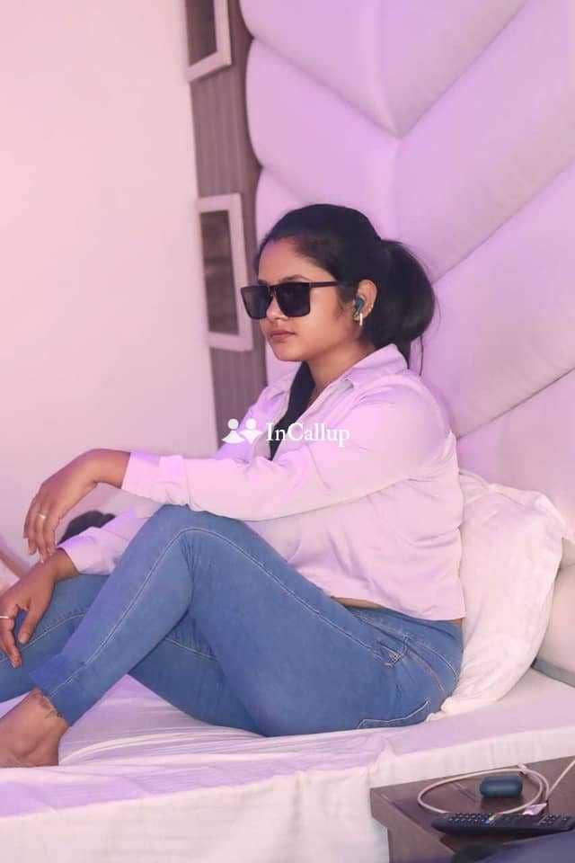 with blonde hair and black eyes available now trusted reliable service - Call Girls in Saharanpur