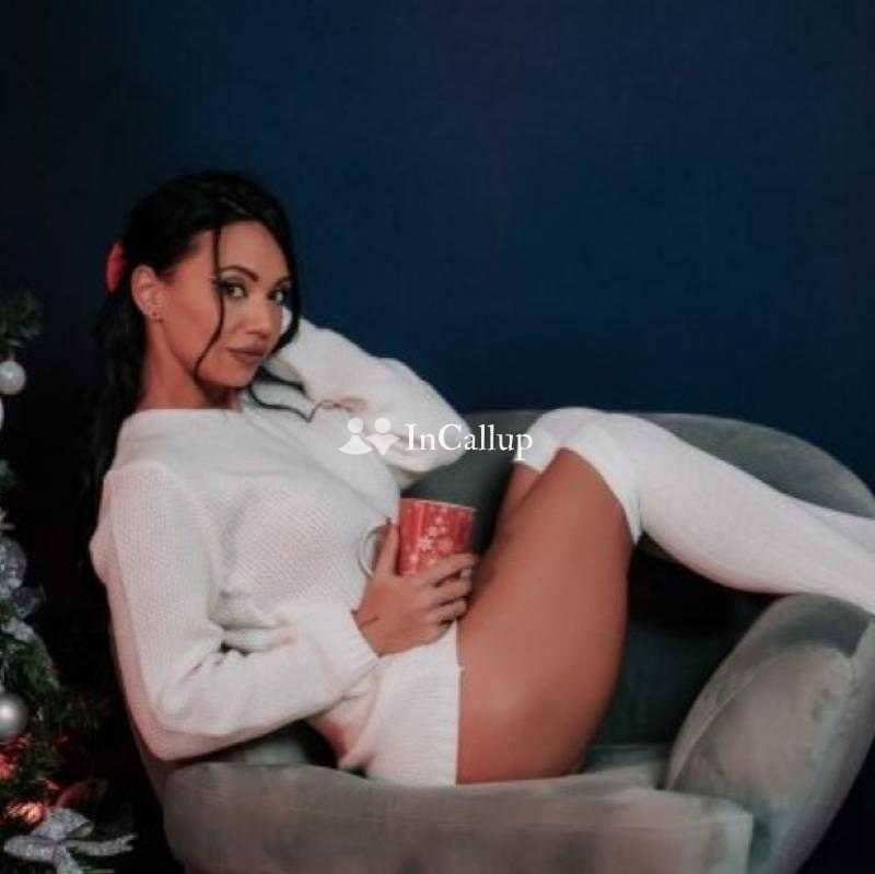 escort service in saket model look with black eyes and black hair available now trusted reliable service - Call Girls in Saket