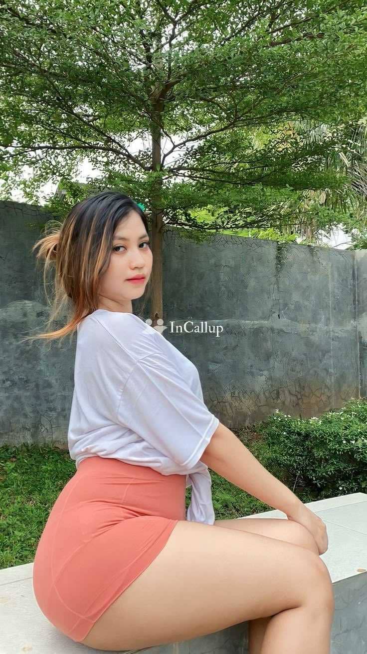 having black eyes and black hair available now trusted reliable service - Call Girls in Sangli