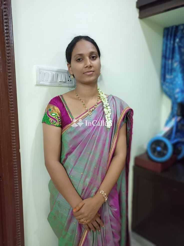 charming escort in saran with slim body and black hair available for party companion voluptuous - Call Girls in Saran
