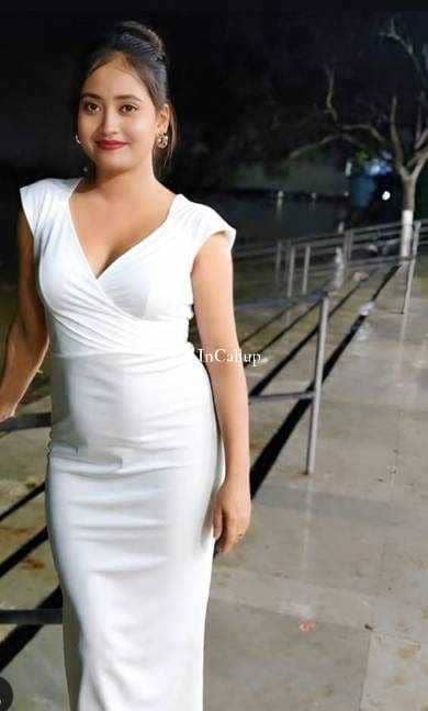 seductive black hair and black eyes available for available anytime available now trusted reliable service - Call Girls in Siliguri