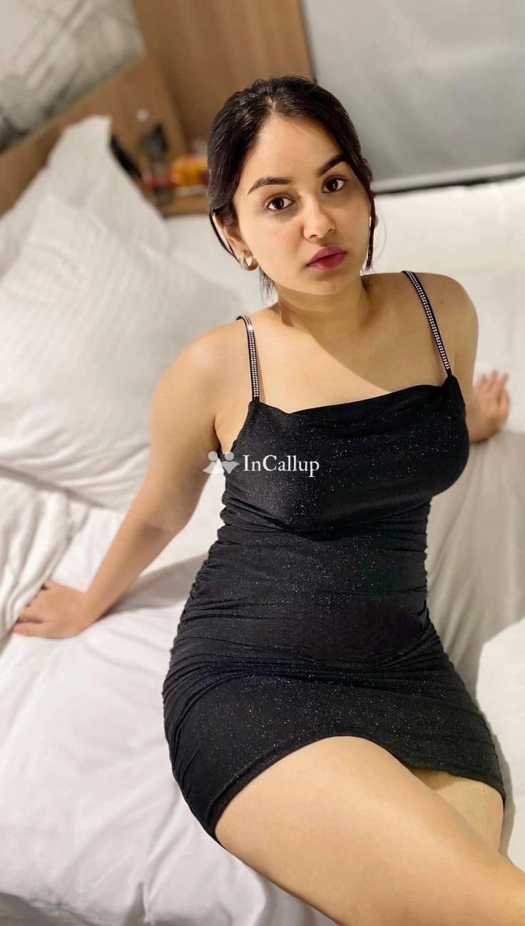 petite with black eyes and black hair available for advance booking known for being playful - Call Girls in Solapur